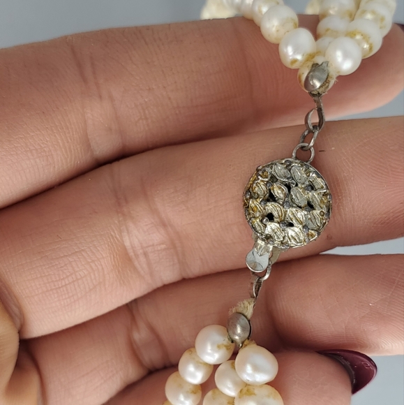 Vintage 3 Strand Pearl Necklace - Picture 3 of 7